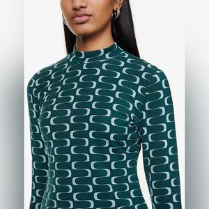 Reformation Bailey Mock Neck
Tencel Lyocell Blouse | Green & Blue | Small